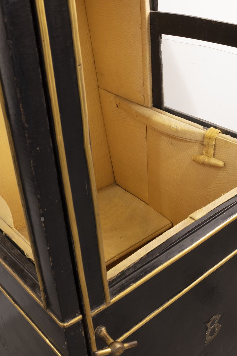 Portantina in Legno con Rivestimento in Tela e Finiture in Bronzo Dorato, Secolo XVIII
