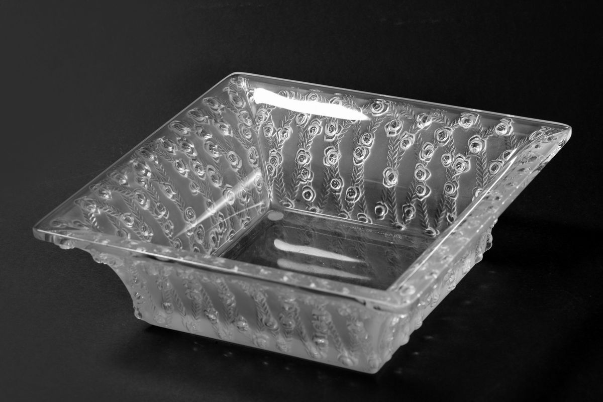 Lalique - Centrotavola in Cristallo Satinato