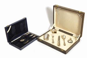 Lotto composto da due set in argento, secolo XX