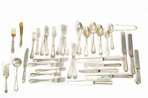 Lotto composto da trentacinque posate in argento