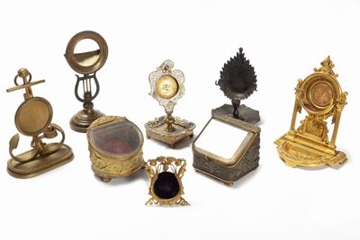 Lotto Composto Otto Porta Orologi in Materiali Diversi, Fine Secolo XIX - Inizi Secolo XX