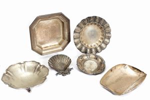Lotto composto da sei centrotavola, di cui cinque in argento, secolo XX