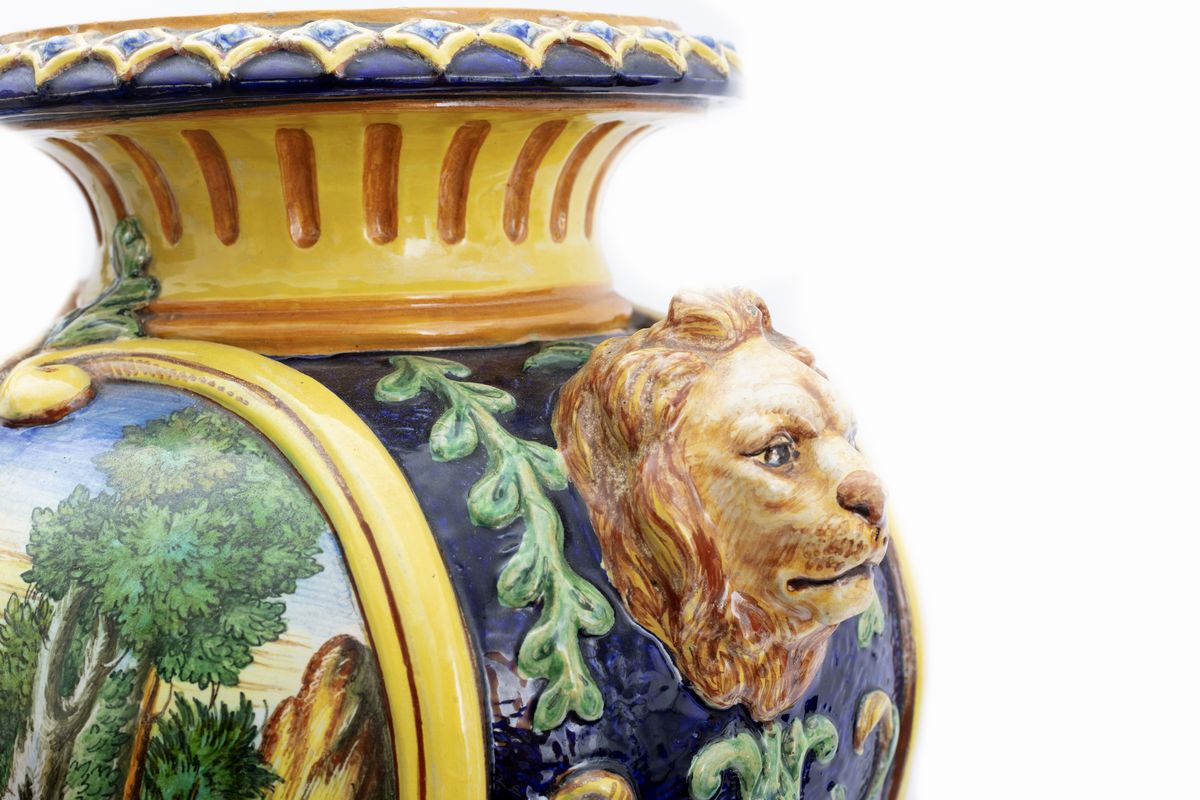 Vaso a Due Corpi in Maiolica Istoriata con Scene Mitologiche, Fine Secolo XIX