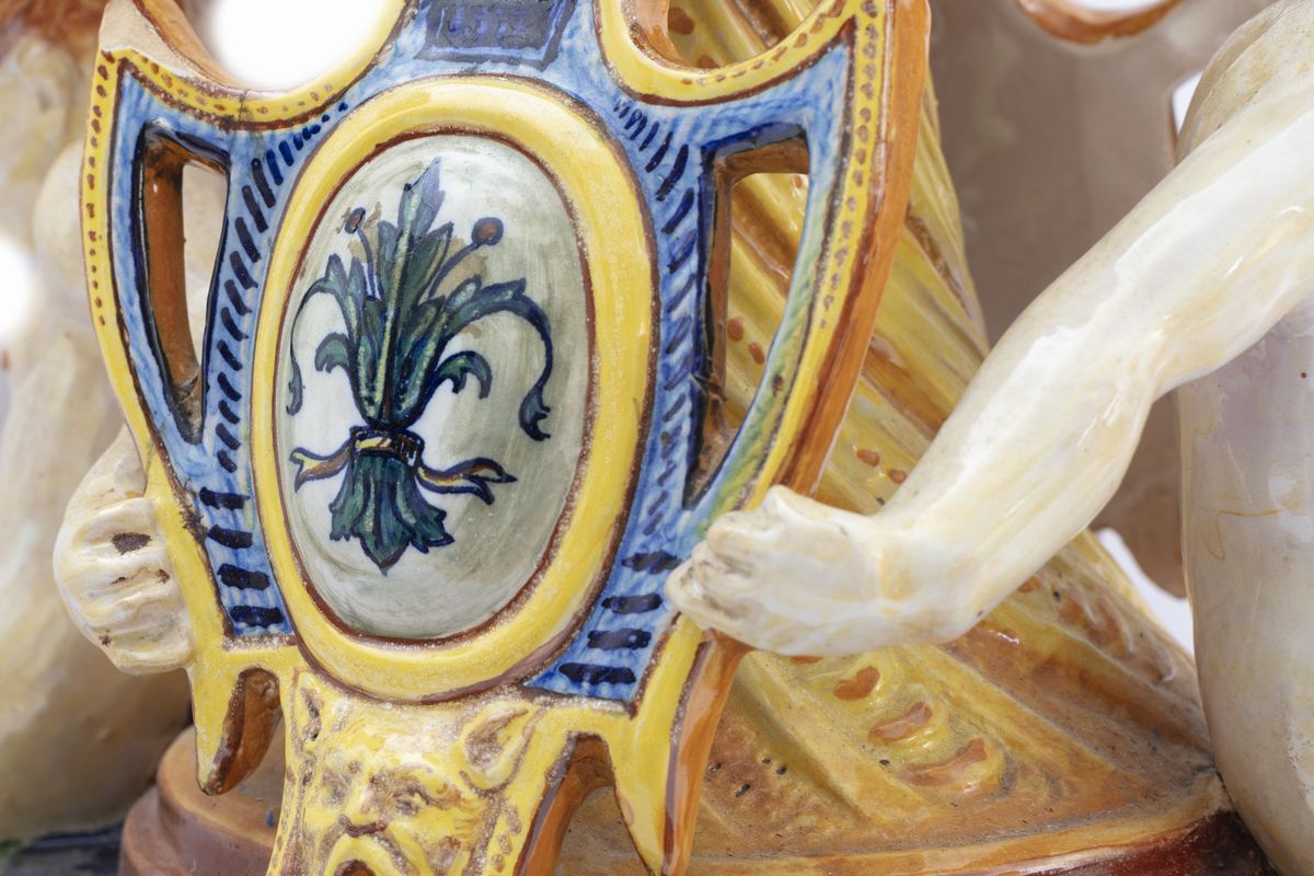 Vaso a Due Corpi in Maiolica Istoriata con Scene Mitologiche, Fine Secolo XIX