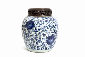 Vaso in porcellana bianca e blu, Cina secolo XVIII