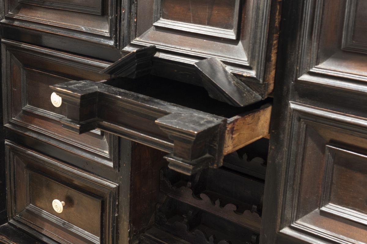 Stipo Monetiere in Legno Ebanizzato, Liguria Secolo XVII