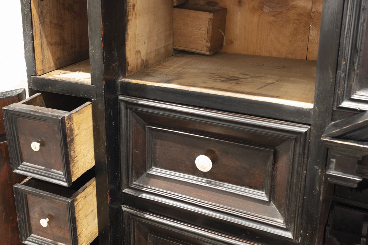 Stipo Monetiere in Legno Ebanizzato, Liguria Secolo XVII