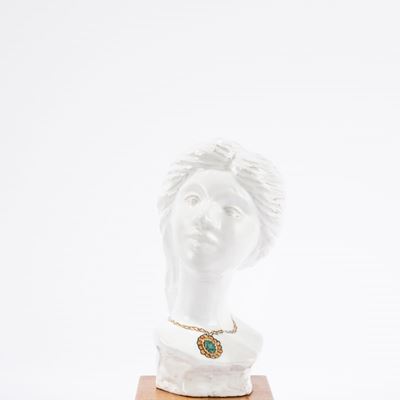 Scultura in ceramica smaltata