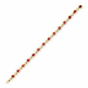  - Bracciale in oro giallo 18k, rubini e diamanti