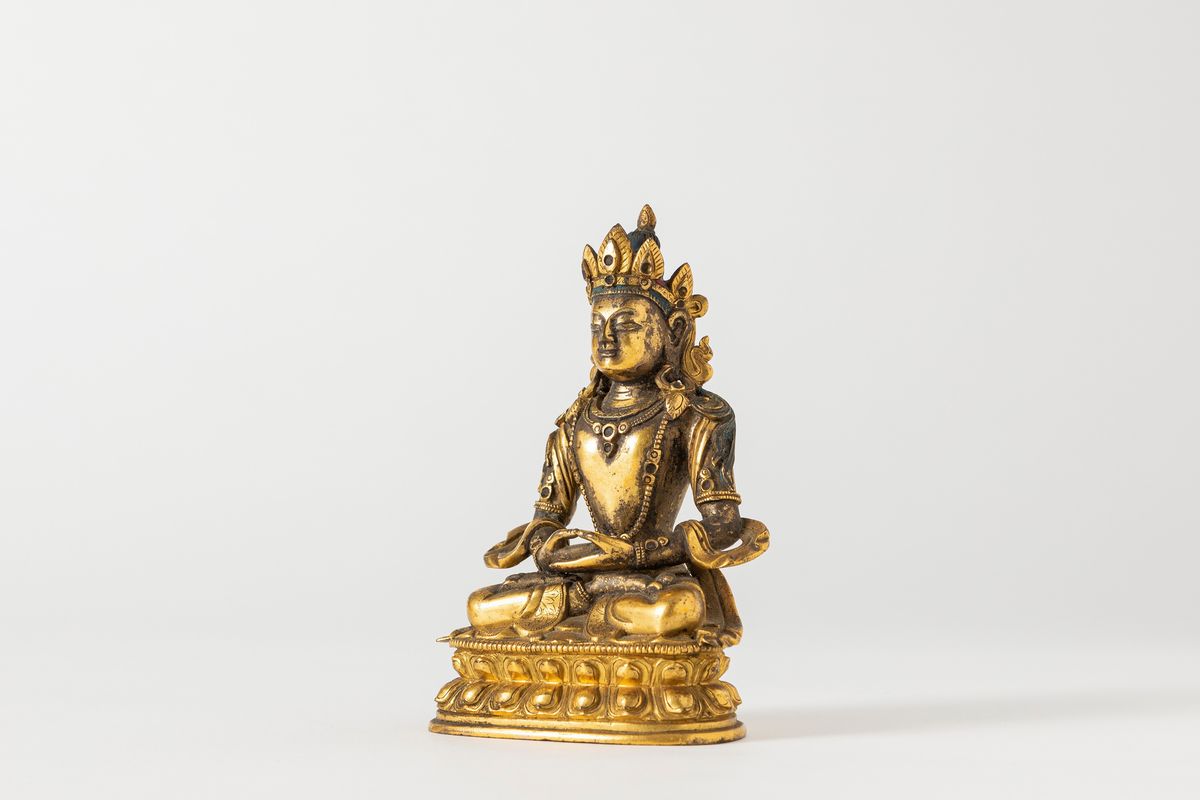 Scultura in bronzo dorato raffigurante Buddha, Tibet, XIX secolo