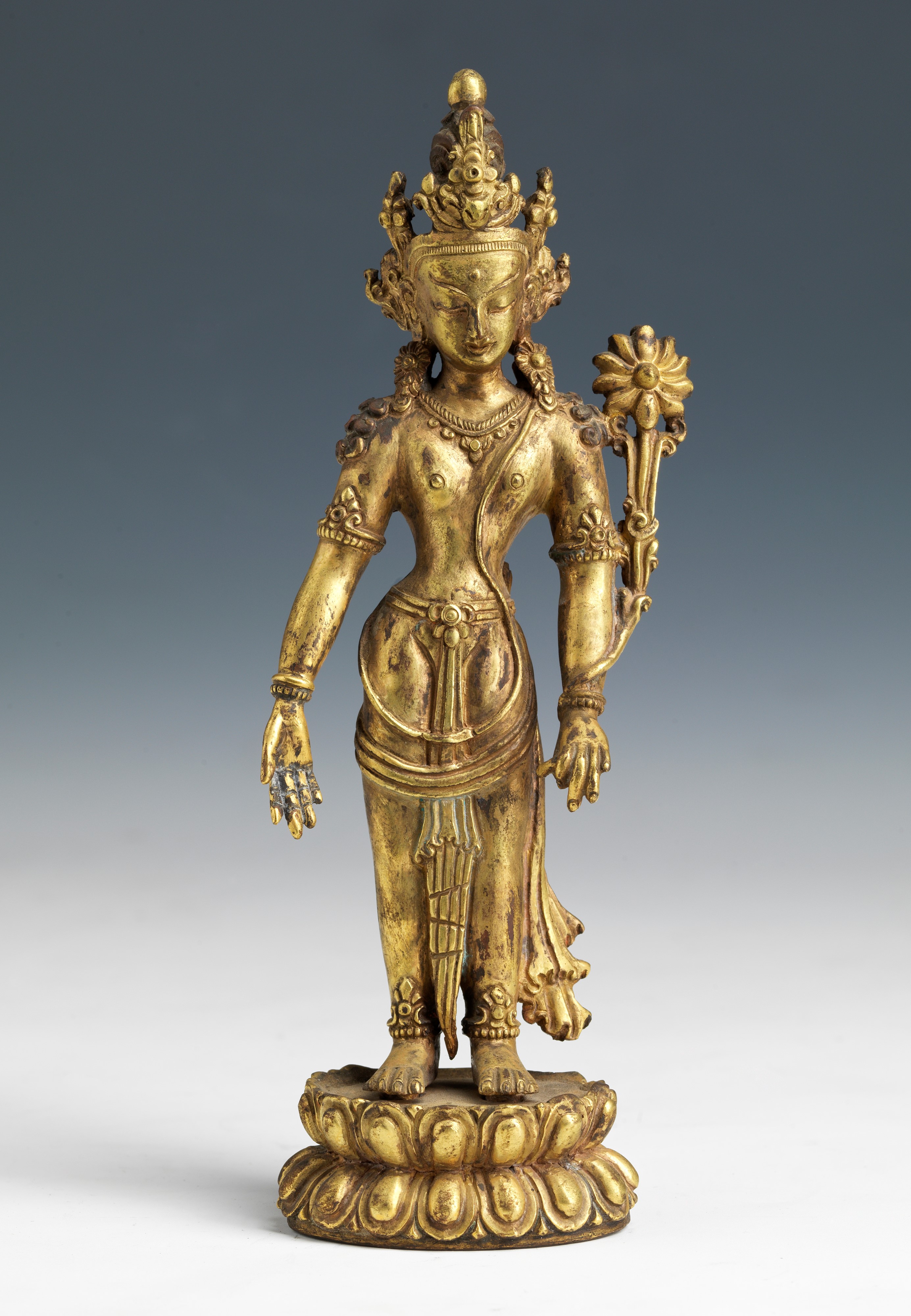 Scultura in bronzo dorato raffigurante Padmapani, Tibet, secolo XIX