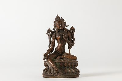 Scultura in bronzo a patina scura raffigurante Tara, Tibet, inizio secolo XIX