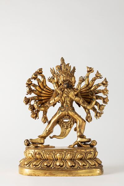 Scultura in bronzo dorato raffigurante Hevajra, Cina, XVIII-XIX secolo, altezza 39 cm