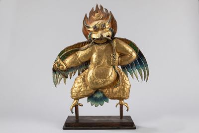 Garuda, scultura in rame sbalzato policromo e dorato, Tibet, Secolo XIX