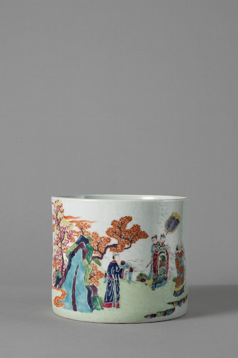 Bitong in porcellana bianca, Cina, XVIII/XIX secolo, decorato a figure