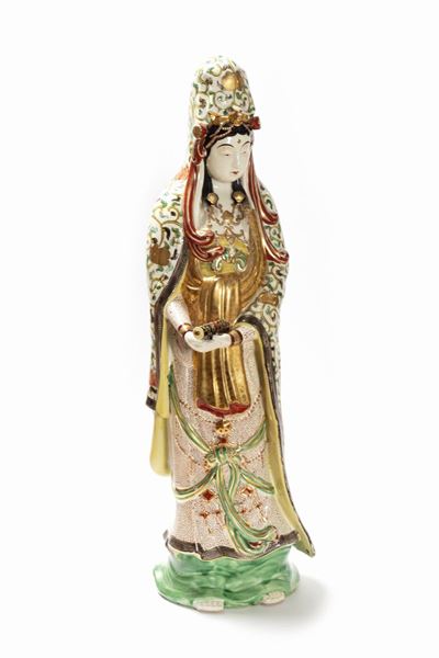 Dea Kannon in Porcellana Policroma e Dorata, Giappone Inizi Secolo XX