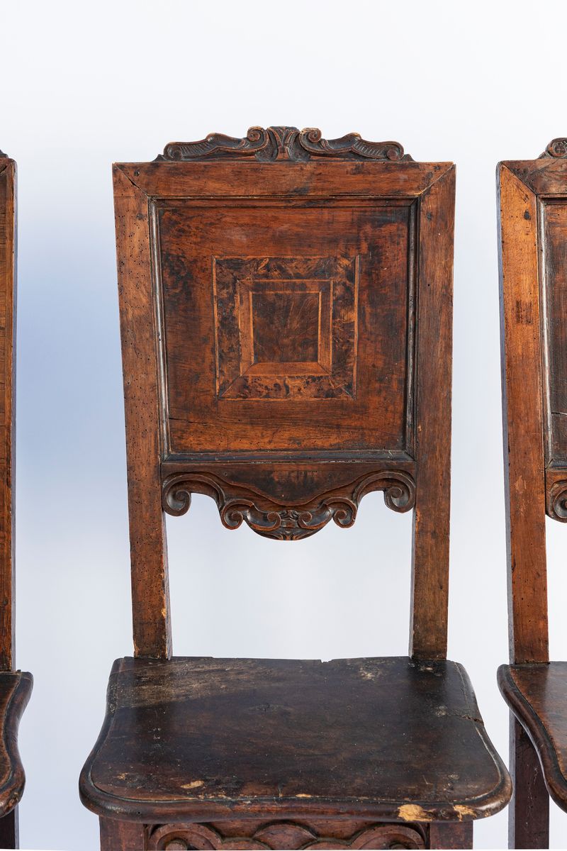 Due Coppie di Antiche Sedie in Legno