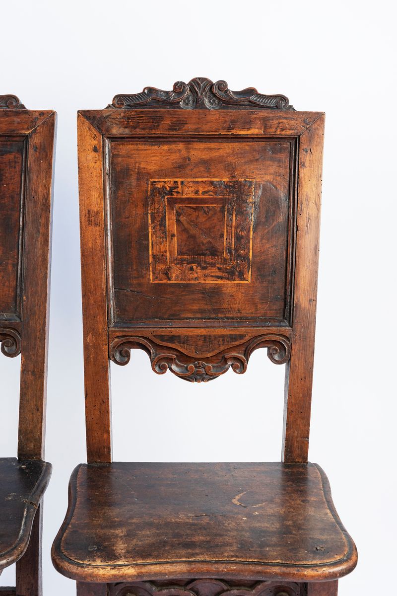 Due Coppie di Antiche Sedie in Legno