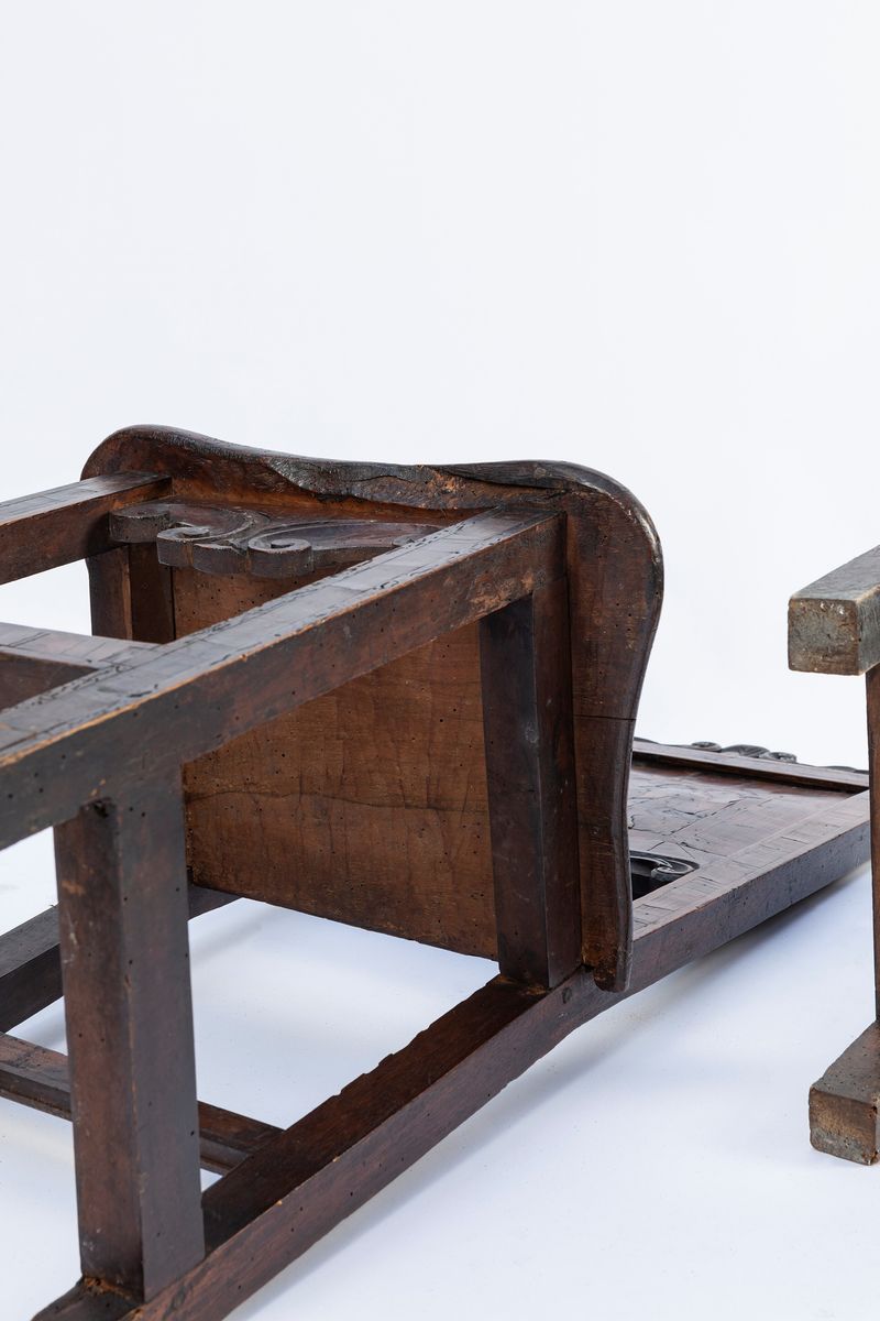 Due Coppie di Antiche Sedie in Legno