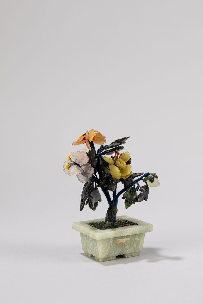 Dodici Oggetti in Pietra Dura Raffiguranti Frutti e Piante, Cina Secolo XX