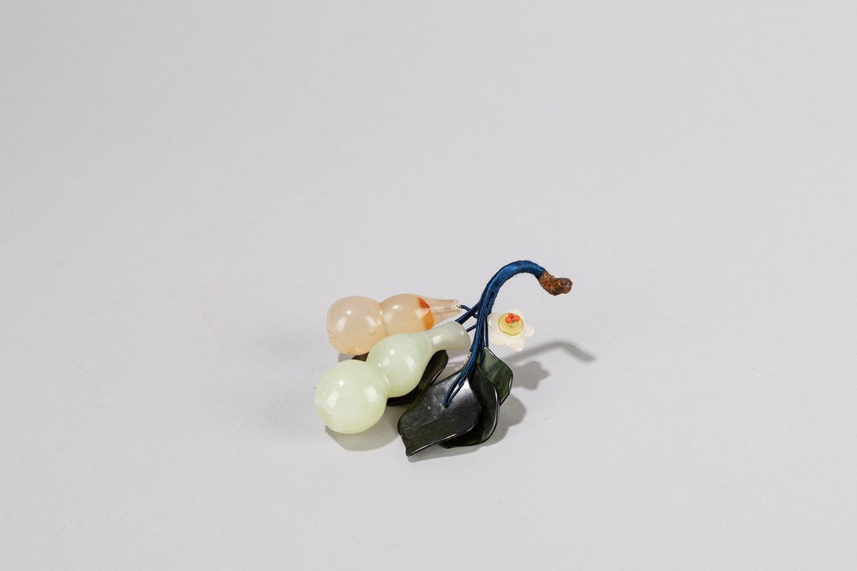 Dodici Oggetti in Pietra Dura Raffiguranti Frutti e Piante, Cina Secolo XX