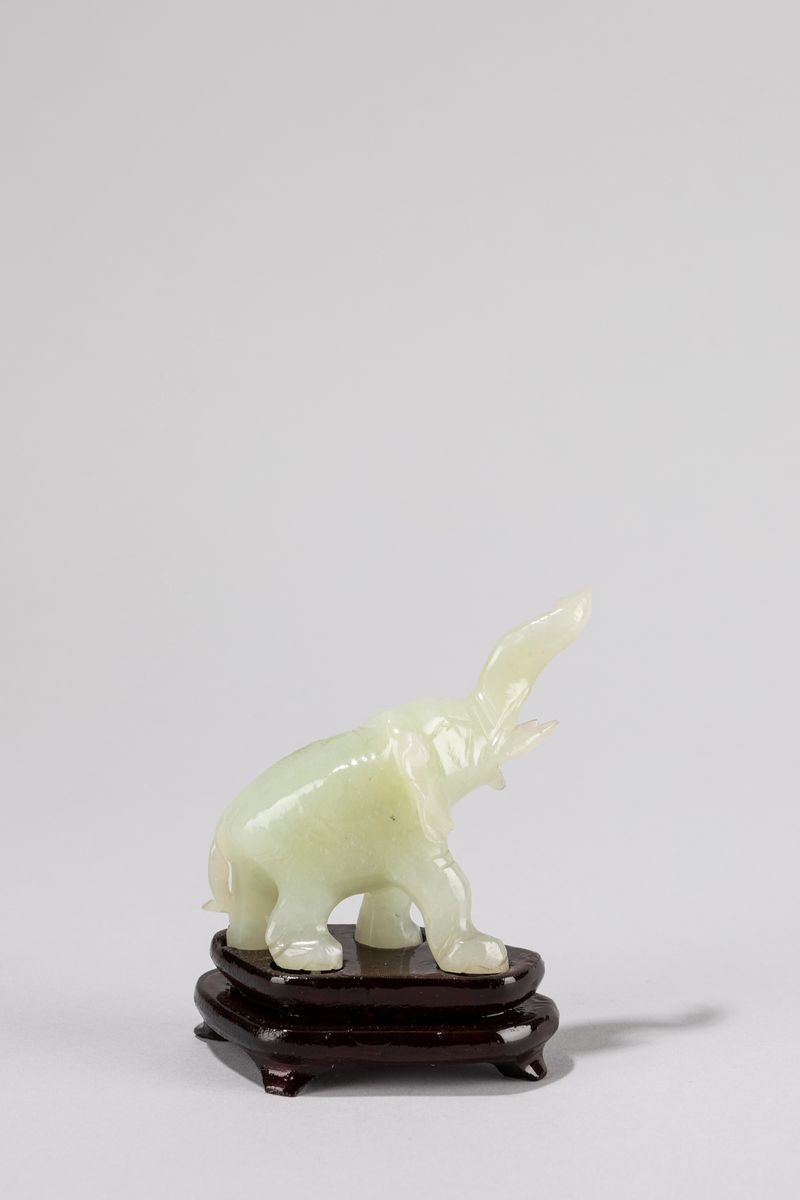 Sette Sculture in Materiali Vari Raffiguranti Animali, Cina Secolo XX