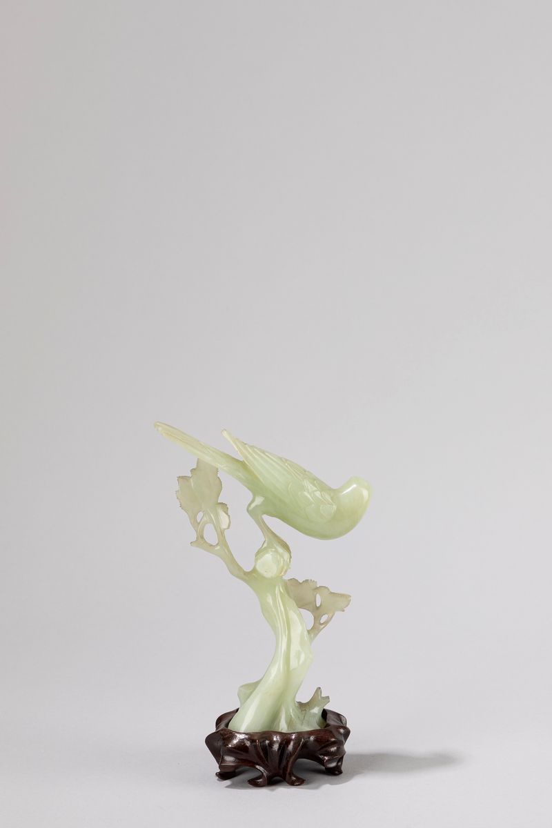 Tre Sculture in Pietra Dura Verde Raffiguranti Volatili, Cina Secolo XX