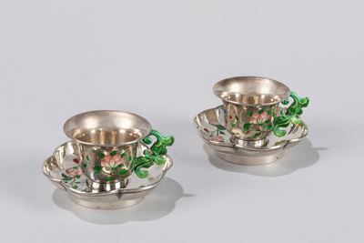 Coppia di tazzine con piattini in argento smaltato, Cina, secolo XX