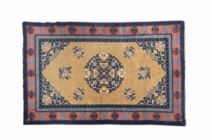 Wool carpet, 20th century China