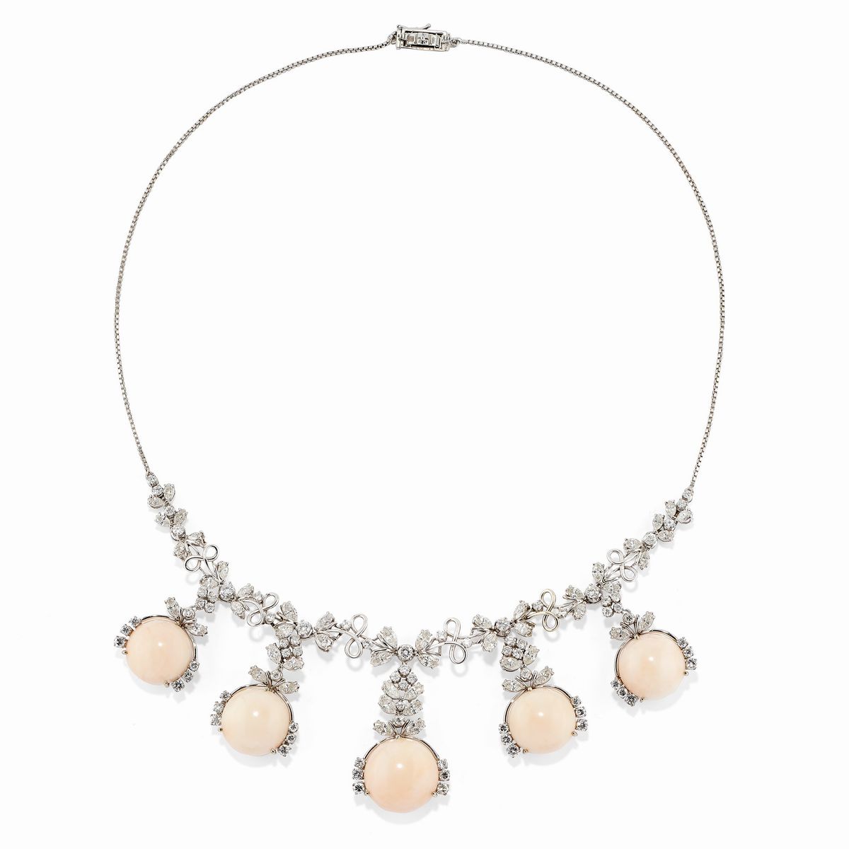 Parure in Oro Bianco 18k, Corallo Rosa e Diamanti