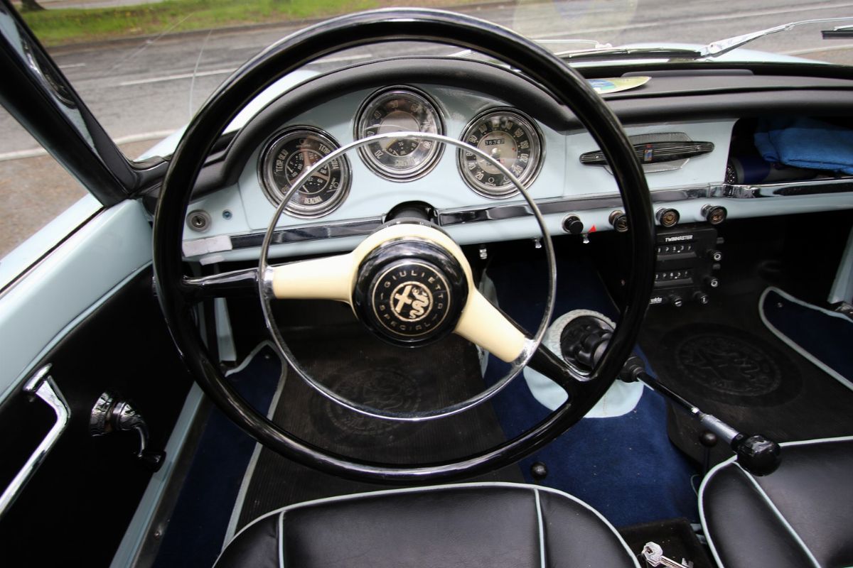 1959 Alfa Romeo Giulietta Spider Veloce (pinin Farina)