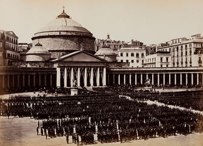 Napoli: Chiesa di San Francesco di Paola ; Parata Militare a Piedigrotta