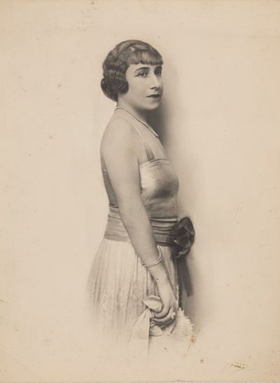 Senza Titolo (ritratto di Donna alla Moda)