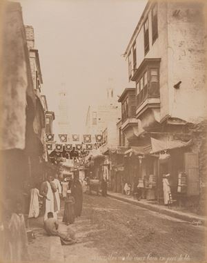 Une rue du vieux Caire un jour de fete ; Une place publique au vieux caire