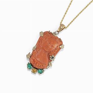 Pendente in argento, oro, pietre colorate e corallo