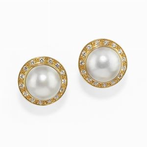 Orecchini in oro 18k, perle mabe' e pietre incolore (non illustrati)