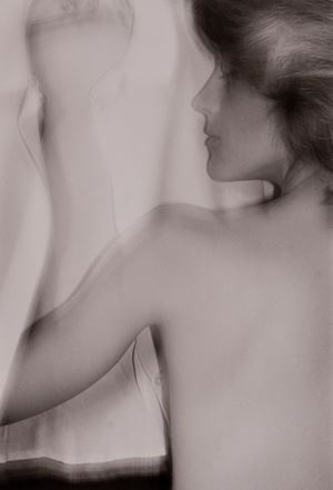 Su blusa blanca