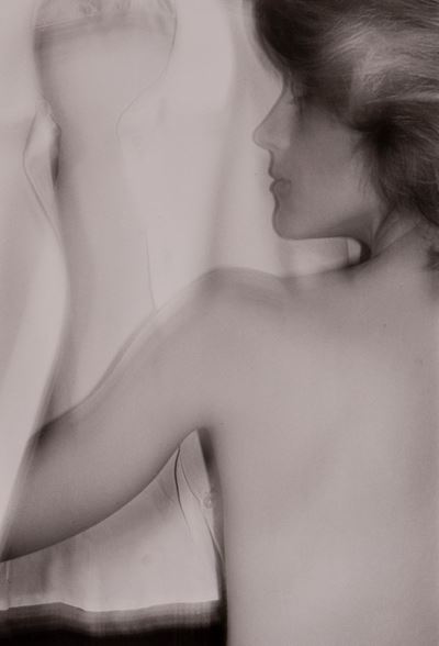 Su blusa blanca, stampa vintage alla gelatina ai sali d'argento