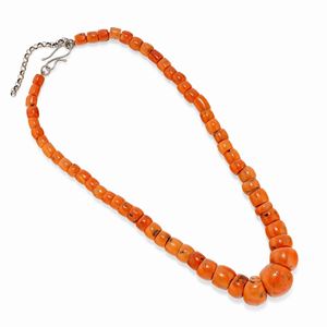  - Collana in corallo e metallo 