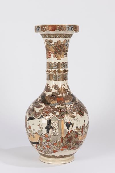 Grande vaso in ceramica Satsuma, Giappone, periodo Meiji (1868-1912), h 61,5 cm