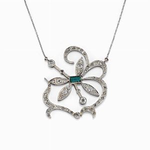 Pendente in oro bianco 18k, pietra verde e diamanti