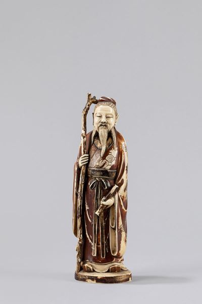 Scultura in avorio raffigurante un saggio con bastone, Cina, XIX secolo