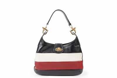 Borsa in pelle con tracolla, bande orizzontali blu, rosse e bianche