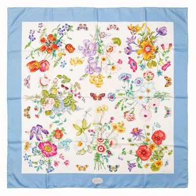 Foulard in seta con stampa floreale su fondo color panna e bordo azzurro