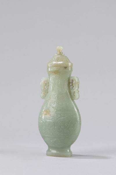 Vasetto in giada celadon con coperchio, Cina, secolo XIX