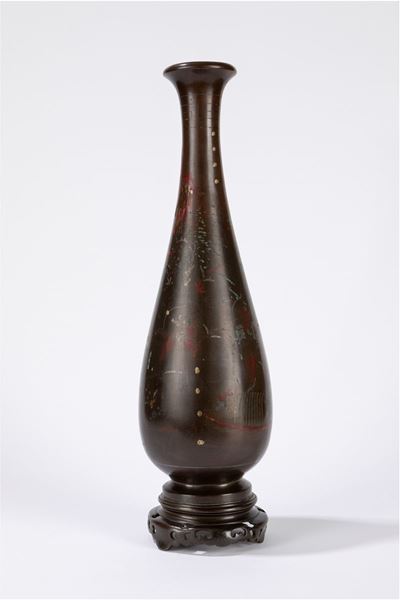 Vaso in bronzo, Giappone, periodo Meiji (1868-1912), h cm 53,5