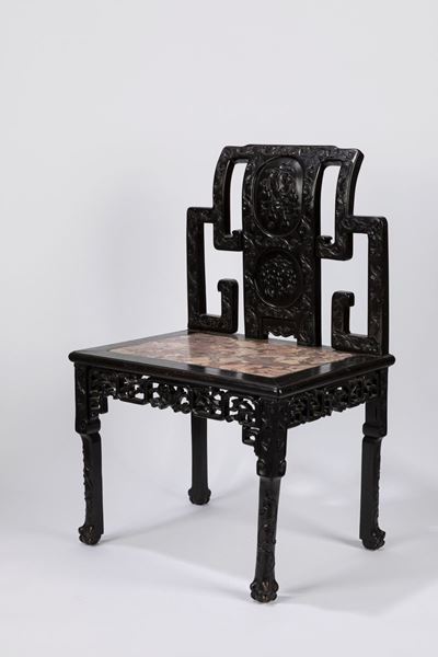 Sedia in Hongmu, Cina, fine secolo XIX, h 91 cm x l 59 cm x p 45 cm