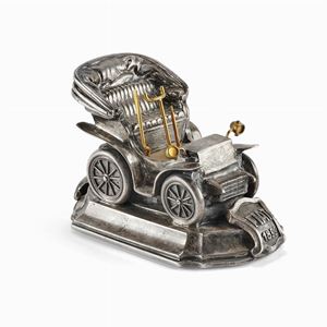 Macchina fiat in argento, milano xx secolo