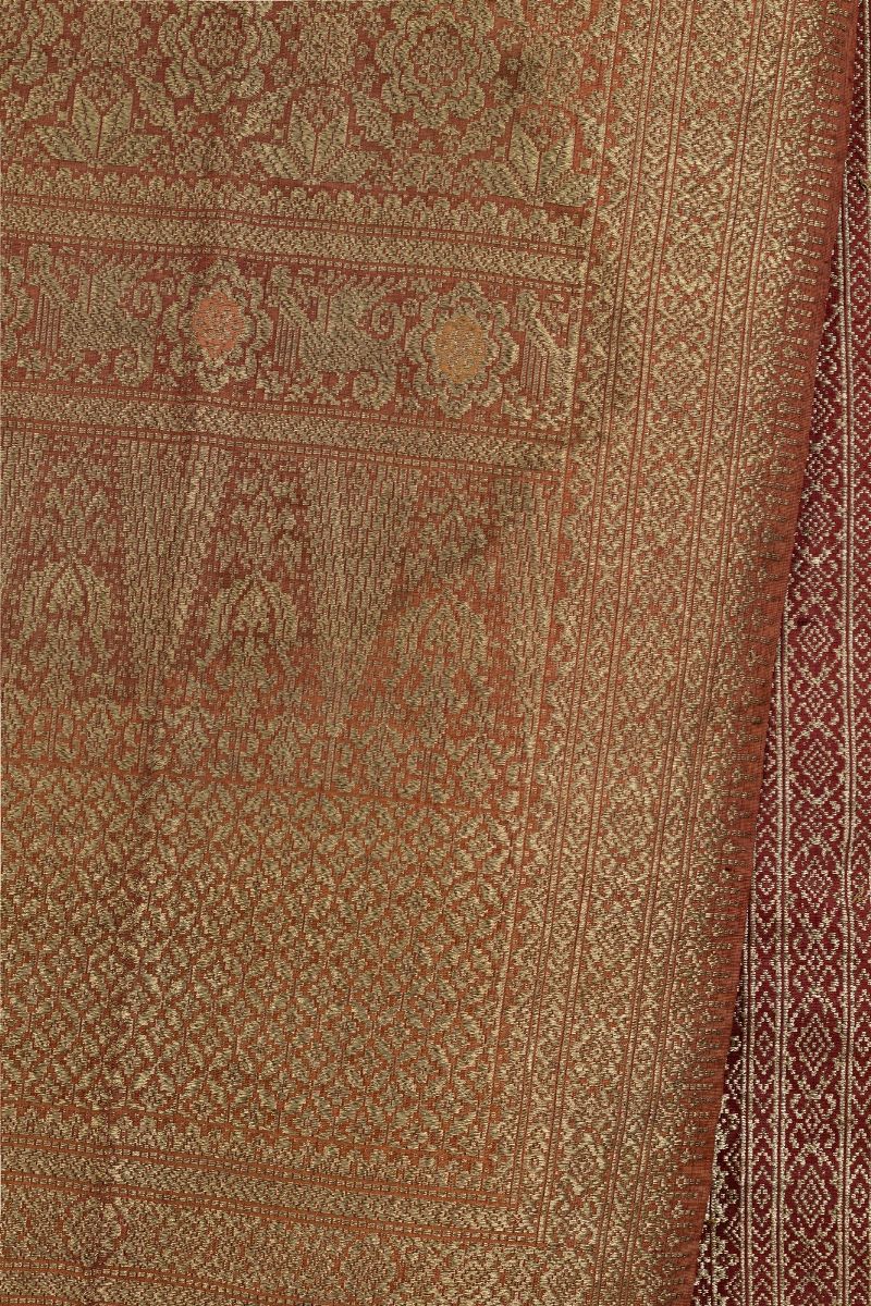 Sarong Songket, seta rossa tramata con fili d'oro, Sumatra, Indonesia, inizio XX secolo