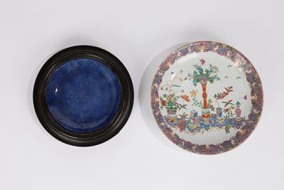 Due piatti in porcellana, Kangxi e periodo Yongzheng
